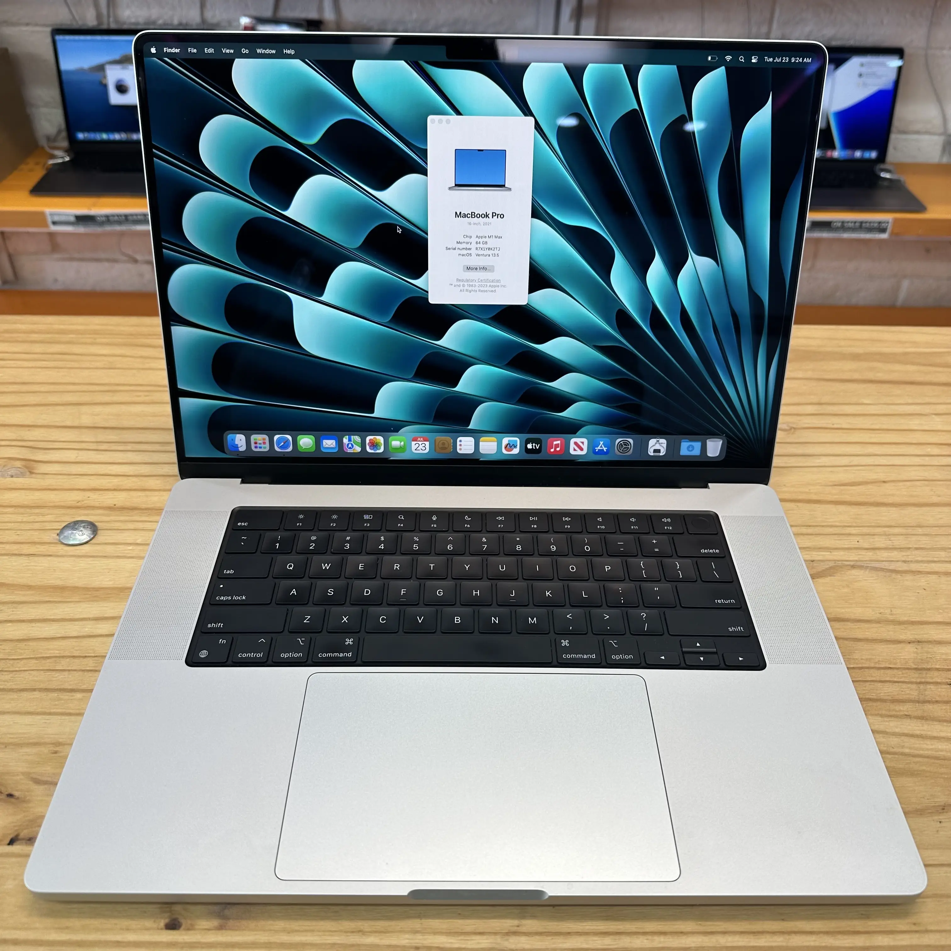 Apple M1 MAX MacBook Pro 16&rdquo; with 64GB RAM and 2TB SSD in a sleek design.