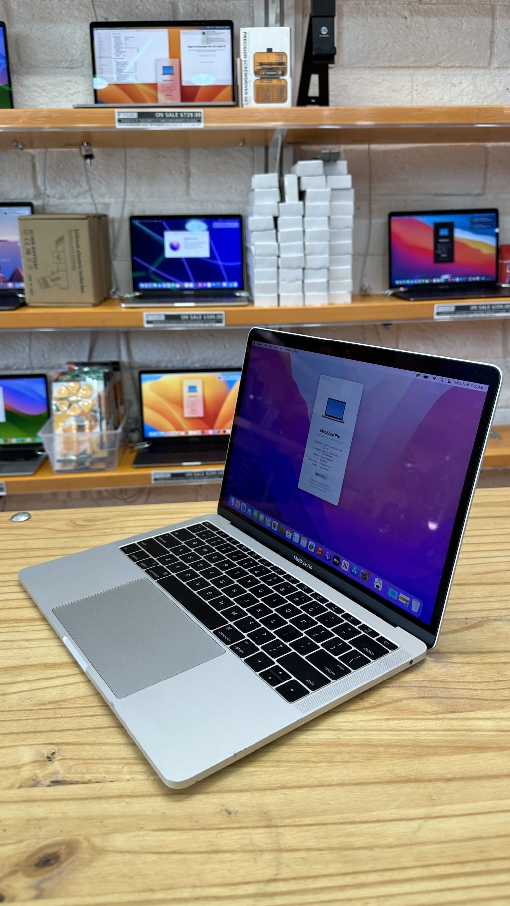 【付属品完備】MacBookPro (13-inch,2017)　A1708 MacBook Pro (13-inch, 2017, Two Thunderbolt 3 ports) - Technical