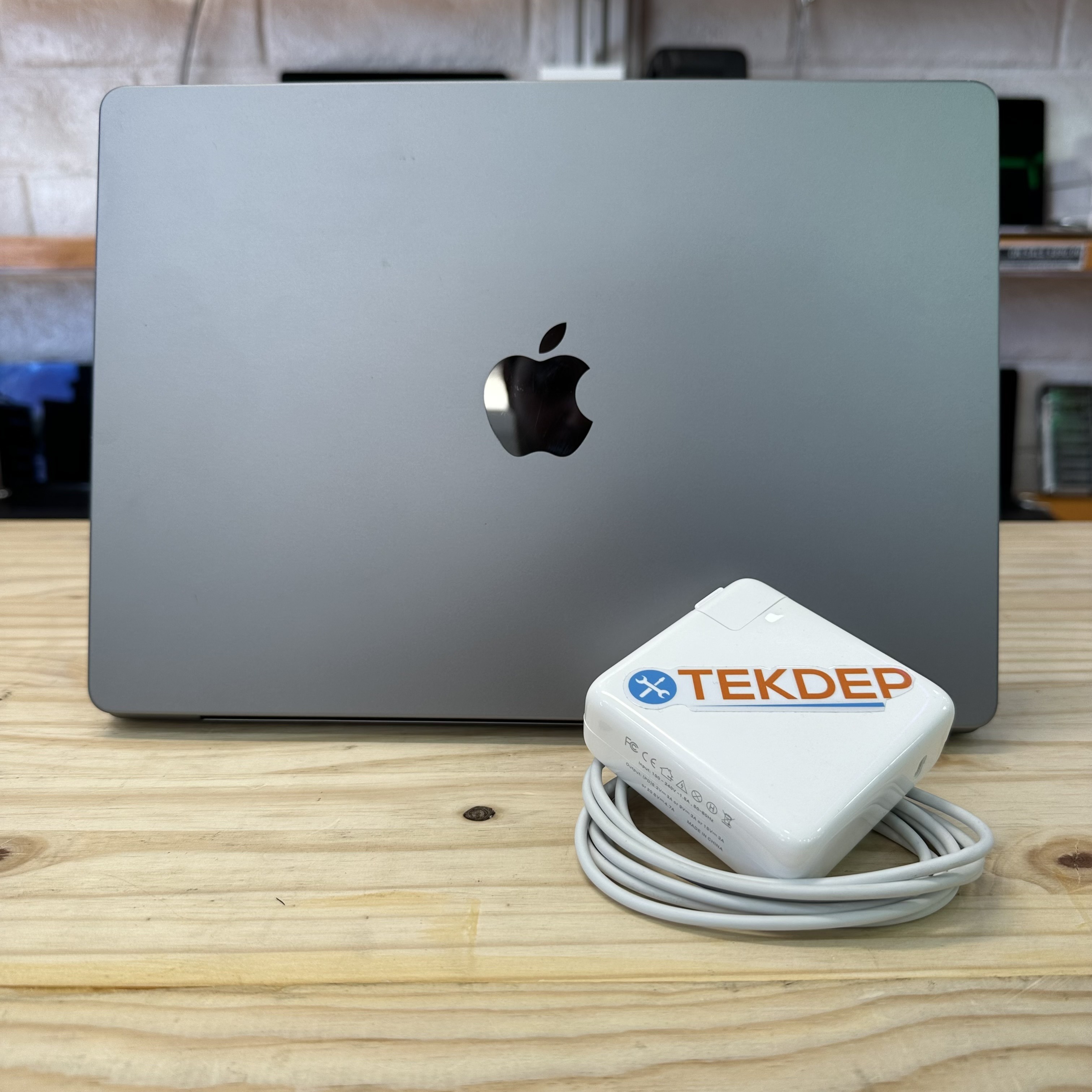 MacBook Pro 14 M2 Max 64GB 1TB 美品 MacBook Pro 14インチ [M2 Maxチップ（12コアCPU/30コアGPU）/ メモリ