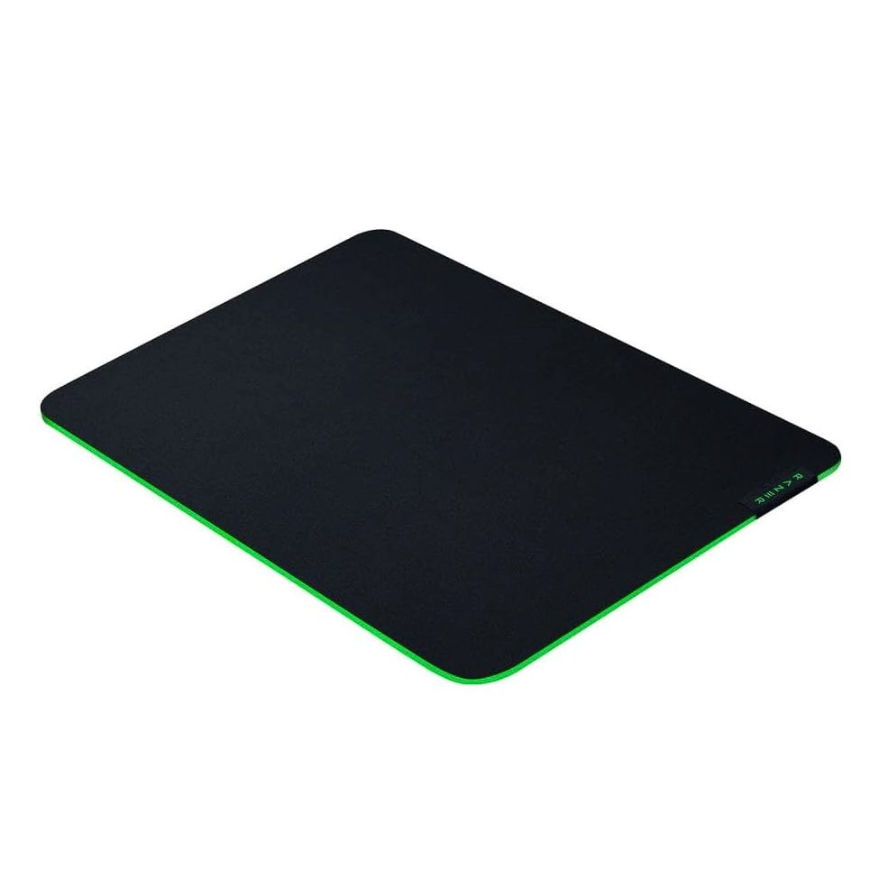 Razer Gigantus V2 Large mouse mat with a textured micro-weave surface, thick rubber foam, and anti-slip base.