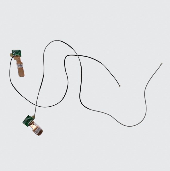 Lenovo WLAN Antenna Kit 01YN075 for wireless connectivity.