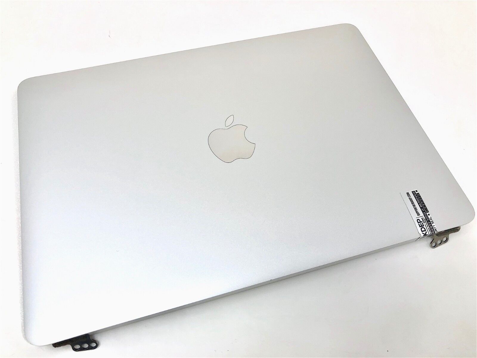 2015 i7 MacBook Pro シルバー へこみあり 向ける